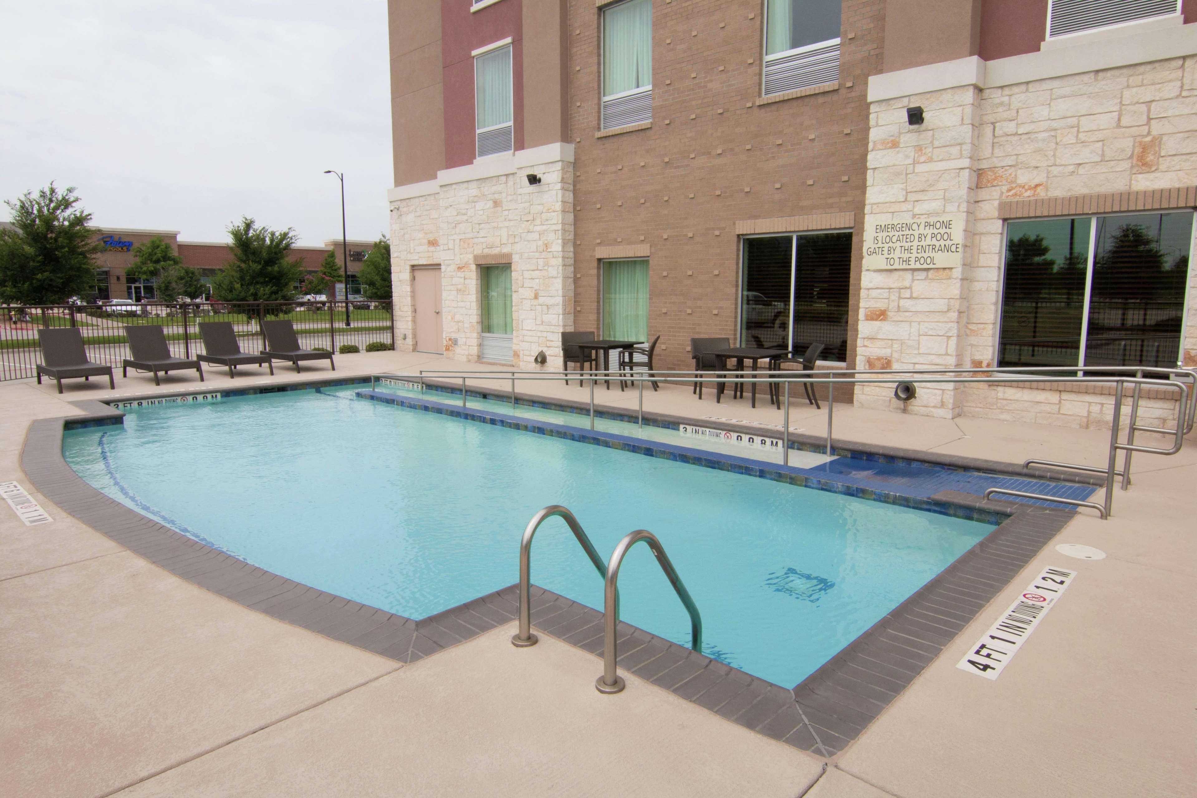 Hampton Inn & Suites Dallas/Frisco North-Fieldhouse Usa Bagian luar foto
